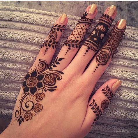 Images of beautiful mehndi designs. Mehndi Ki Dejain Photo Zoomphoto / Download mehndi images ...