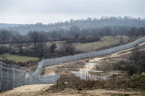 La Bulgaria continuerà a costruire un muro al confine con la Turchia