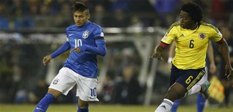 Neymar نيمار لاعب كرة قدم برازيلي. روبرتو كارلوس: تعاقد الريال مع نيمار "مزحة".. انه أمر مستحيل | يلاكورة