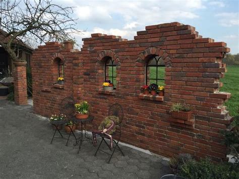 Dyi decorate large outdoor brick wall. Exterior DIY red brick decorations - Ideas for a dream ...