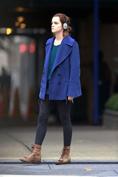 Walking And Shopping In New York City 03102012 Emma Watson Photo