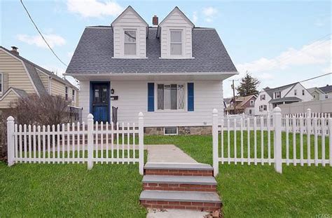 35 Seminary Ave Yonkers Ny 10704 Zillow