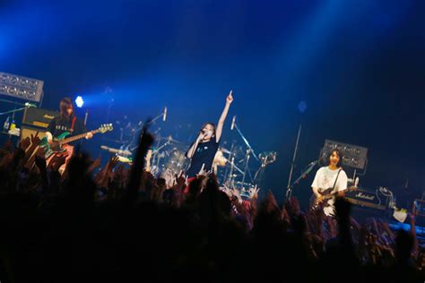 赤い公園「オレンジ」music video 「pray」music video 是非ご覧ください。 【商品概要】 2020年11月25日（水）リリース 赤い公園『オレンジ / pray』 通常盤：価格：¥1,091＋税／仕様：cdのみ 《収録曲》 01.「オレンジ」 作詞 【ライブレポート】赤い公園、4人体制で駆け抜けた7年に幕(2 ...