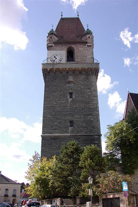 Travel guide resource for your visit to perchtoldsdorf. Burg Perchtoldsdorf in Perchtoldsdorf
