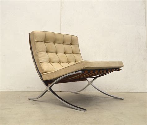 The barcelona chair is comfortable, elegant, and suits very well in small or big spaces due to its. Pair of Rare Early Natural Cognac Barcelona Chairs by ...