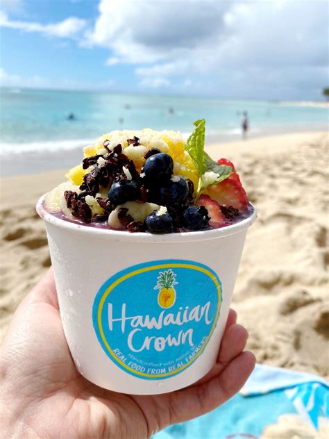 Hawaiian-Crown-acai-bowl-Waikiki-Oahu • A Passion and A Passport