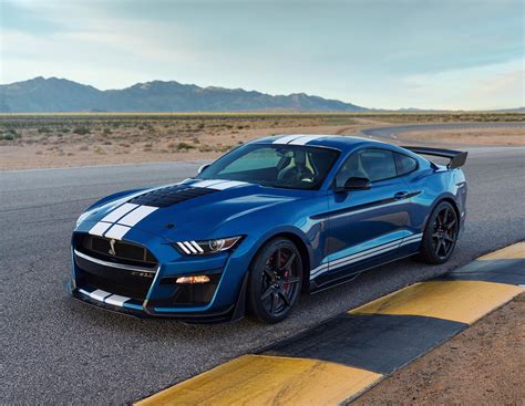 Ford’s New Shelby GT500 Tops GT by 113 Ponies - The Detroit Bureau