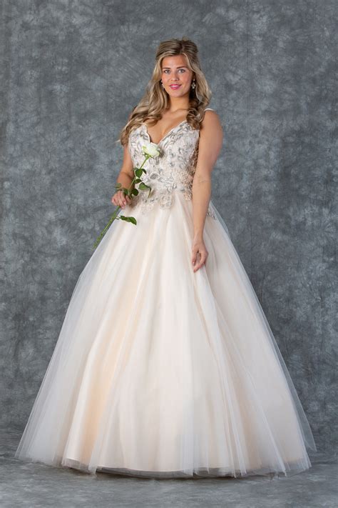 Moni´s braut und abendmoden darbojas jaunlaulāto veikali, apavu veikali, sieviešu apģērbi aktivitātēs. Monis Braut und Abendmoden Hamm - Hochzeitsmode Brautkleider