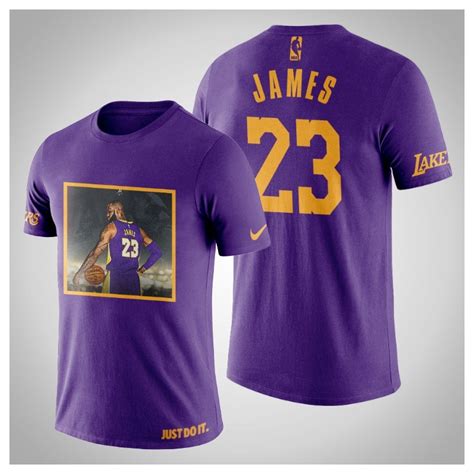 Hinter jedem erfolgreichen mann steht eine frau. Los Angeles Lakers LeBron James # 23 Lila Kunstdruck ...