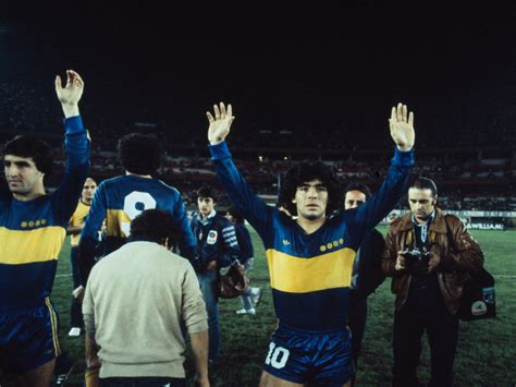 Se incorpora al equipo juvenil de argentinos juniors. Diego Armando Maradona: "The King of Soccer" - FIFA Museum ...