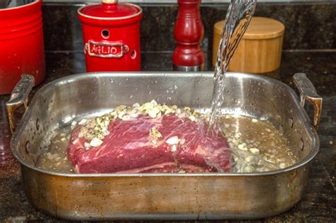 Serve a tender corned beef brisket to your family for any special occasion or just because it's so tasty. How to Cook Corned Beef in an Oven | LEAFtv