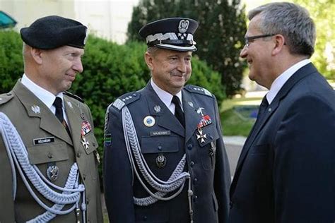 Jan englert po raz kolejny sięga do twórczości antona czechowa. Gen. Różański objął obowiązki dowódcy generalnego