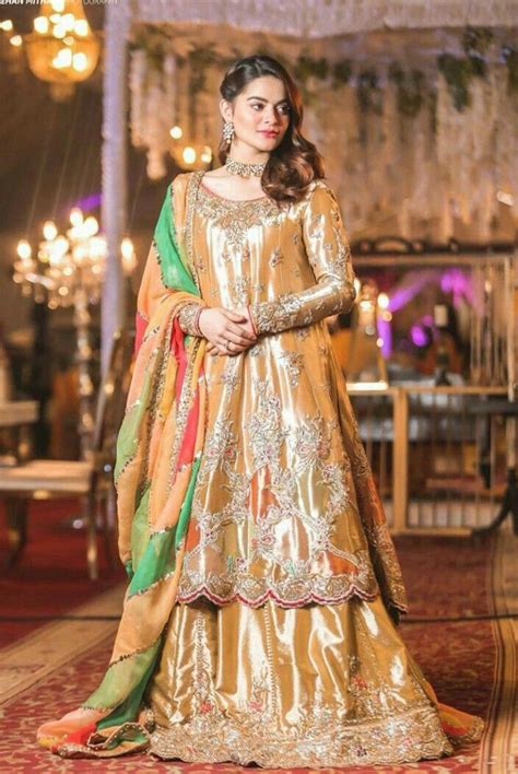 Pin By Decent Princess On Pakistani Actors And Actresses♡♡ Shadi Dresses Pakistani Outfits