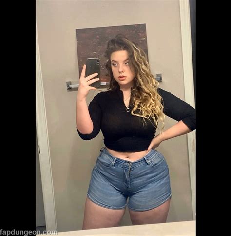 Justkotajade Thick And Busty Streamer Fapdungeon