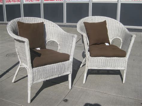 Uhuru Furniture And Collectibles Sold White Wicker Chairs 35 Ea
