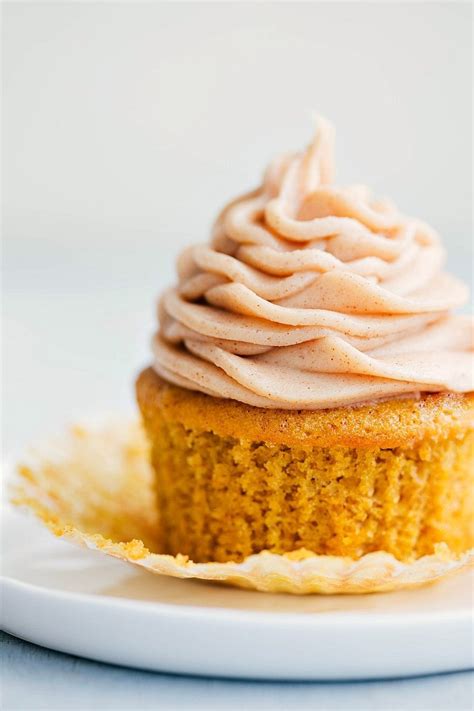 Pumpkin Cupcakes With Cinnamon Cream Cheese Frosting Chelseas Messy