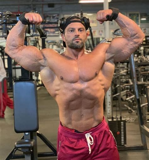 Pin By Larry Cronk On Male Biceps In 2020 Body Builder Biceps