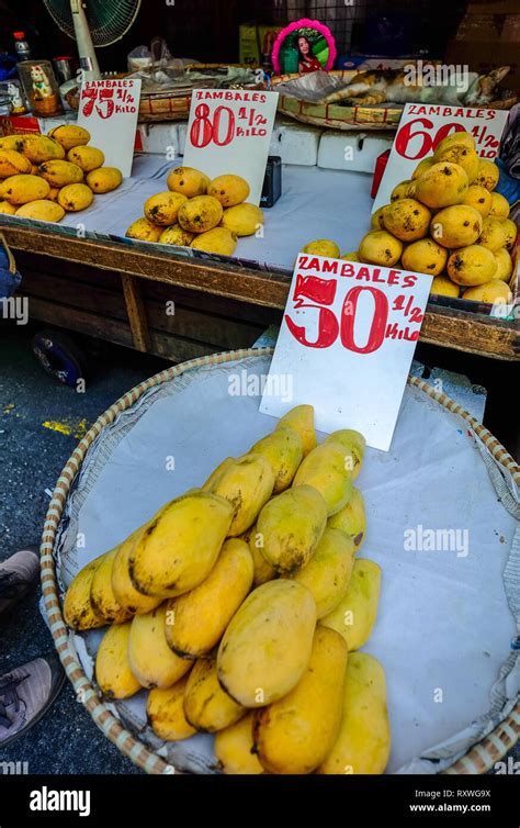Manila Philippines Apr 12 2017 Fresh Mango Fruits For Sale At Street Market In Manila
