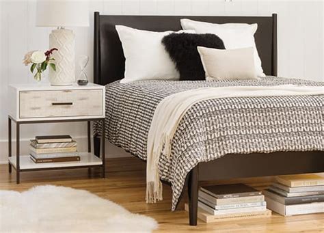 Find something for every room in the house at macys.com. Panel Bed vs. Platform Bed: What's the Difference ...
