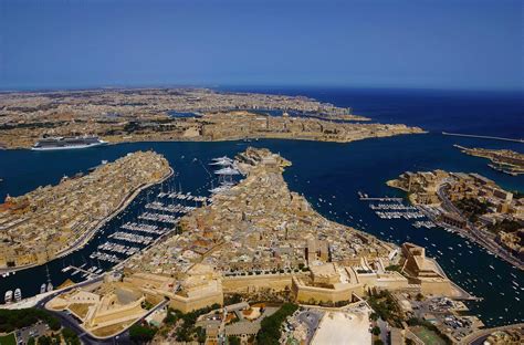 Grand Harbour Aerial View 6 Descubre Malta