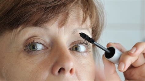 10 Makeup Tips For Older Women Eye Makeup Tips For 60 Year Old Woman