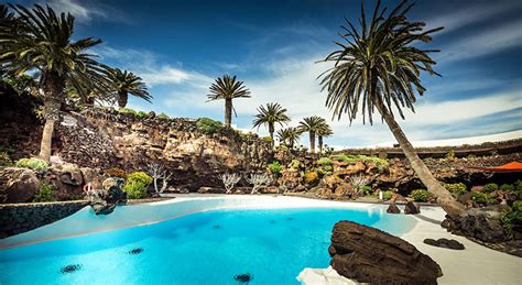 Actualmente hay 26 casos activos de coronavirus entre alumnos y profesores de. Het Lanzarote van César Manrique - dé VakantieDiscounter