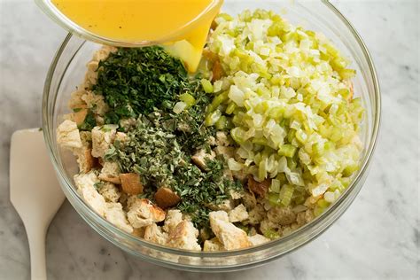 Making bread cubes for stuffing is quite simple. Stuffing Recipe - Cooking Classy