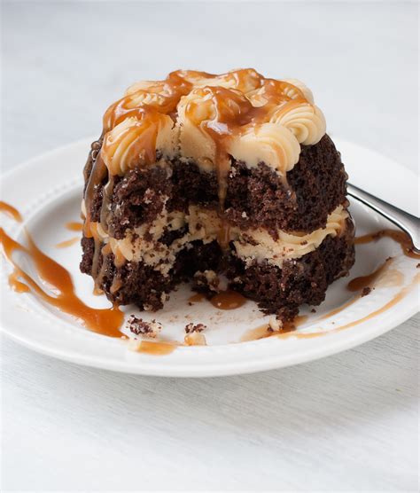 I'm so glad you are here because what i'm sharing today is a rare occurrence! Guinness Stout Mini Bundt Cakes with Baileys Buttercream