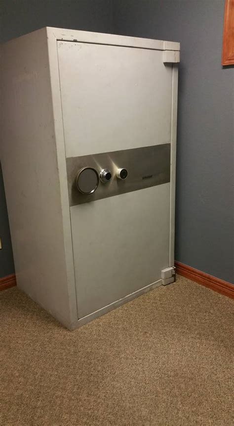 Certainly, moving a heavy gun safe can be a daunting task. Here is a very large TL-30 jewelry safe we picked up from ...
