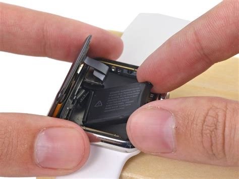 Press and hold the side button until you see the apple logo. Apple Watch Series 1 Battery Replacement - iFixit Repair Guide