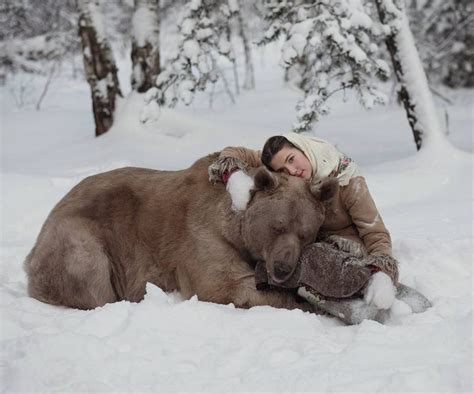 olga barantseva captures dreamlike scenes with a 700 kilogram bear 99inspiration