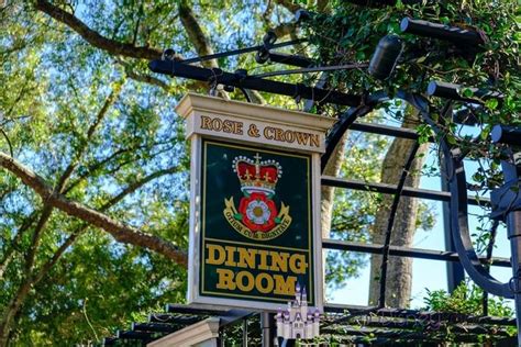 Rose Crown Pub Dining Room Restaurante No Epcot Disney Springs Walt Disney World