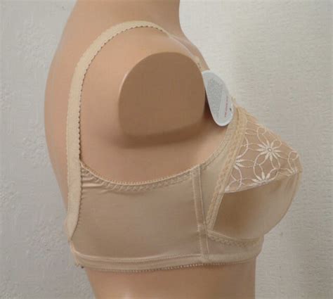 Triumph Nude Doreen Luxury Non Wired Bra Uk Size D With Tags For Sale Online Ebay
