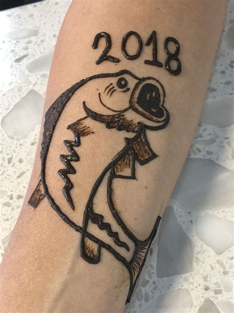 Dont forget to rate and comment this tatto!! 🌿Henna design 🌿#henna #mehndidesigns #fishing | Henna ...