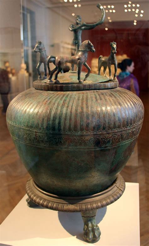 Etruscos Wikipédia A Enciclopédia Livre Em 2023 Urna Estatuetas