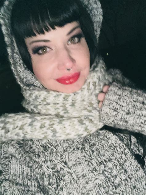 Tw Pornstars Maya Sinstress Twitter Bundled Up And Looking Adorable