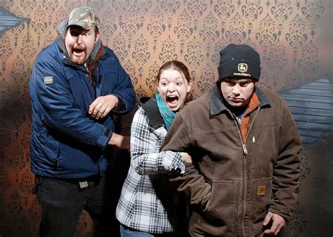 The Funniest Haunted House Reactions Youll Ever See Fascinately