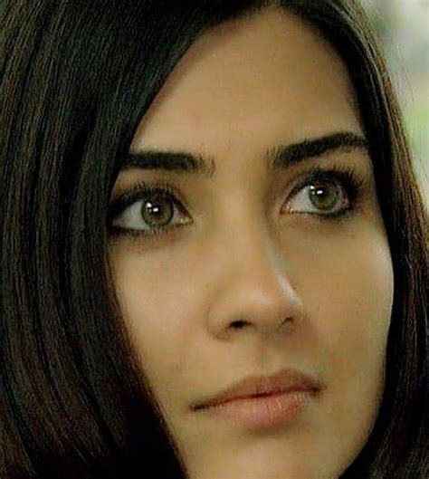 Pin By Nona Versinin On Asi And Demir In 2020 Turkish Women Beautiful Brunette Beauty Tuba