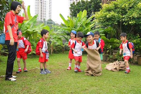 Nomor dada , kertas yang ditempelkan di baju pelari sebagai identitas peserta dalam sebuah lomba. mom and a journey called life: September 2012