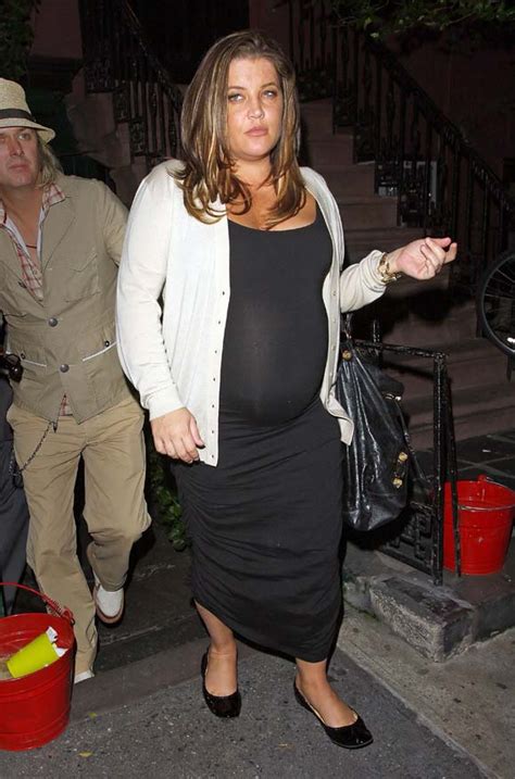 Lisa Marie Presley Pasea Su Embarazo Por Nueva York Photo 1
