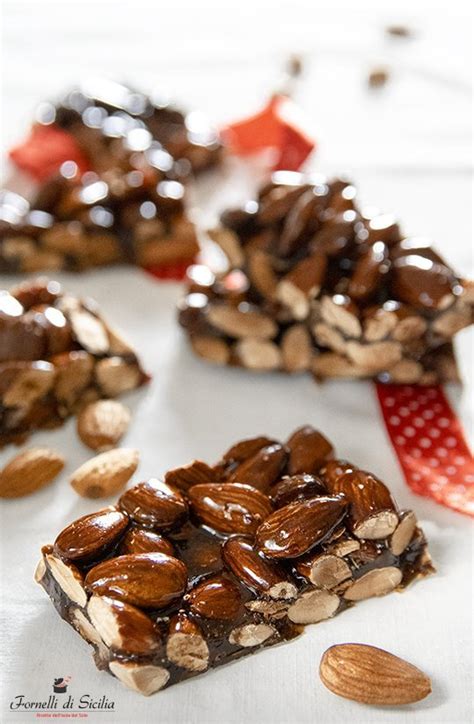 Riceverai ogni giovedì una selezione degli articoli, delle ricette e degli eventi. Torrone di mandorle siciliano (minnulata) | Fornelli di ...