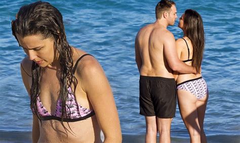 Heather Maltman Shows Off Her Toned Bikini Body As She Embraces Andrew Steel Daily Mail Online