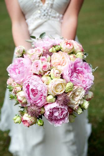 The average cost of wedding flowers in the u.s. Cost of wedding flowers? - wedding planning discussion forums