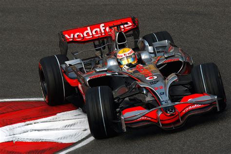 Lewis Hamilton et la MP4-23 (2008) - McLaren : plus de 50 ans dans la ...