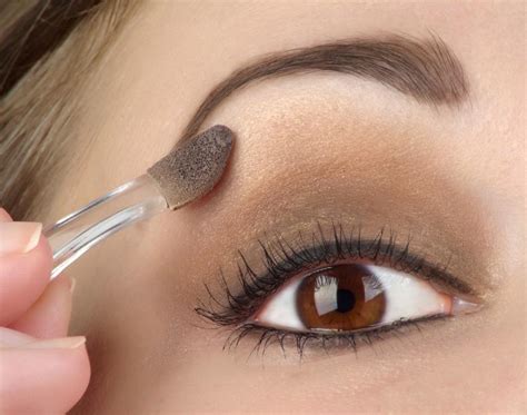 Then, on the outer part of your eye add a darker shade. Step by Step on How to Apply Eyeshadow | LoveToKnow