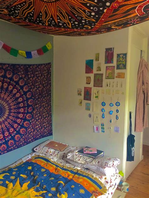 Hippie bedding sets are all the rage and the terrific thing is they arrive in nearly every colour possible. bedroom | Hippie bedroom decor, Grunge room, Indie room decor