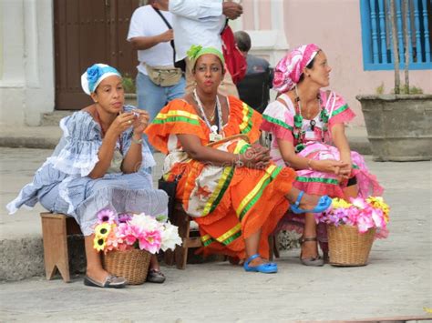 Mujeres Cubanas Foto Editorial Imagen De Escena Traje 45749936