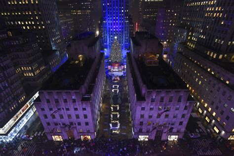 Man Arrested Near Rockefeller Christmas Tree With Gasoline Can Matches