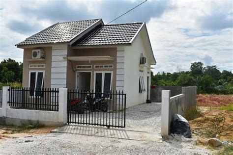 Desainnya yang bagus, luas yang cukup serta harganya yang pantas untuk ukuran sebuah tempat tinggal, membuat model rumah minimalis type 36 menjadi tipe rumah yang paling banyak diminati oleh masyarakat dibandingkan rumah type 21 atau type 45. Inilah Tips Cara Membangun Rumah Minimalis Dengan Biaya ...
