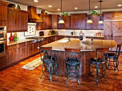 Italian kitchen design is known worldwide for its elegance, sleekness and natural personality. Great Italian Kitchen Designs | Roy Home Design